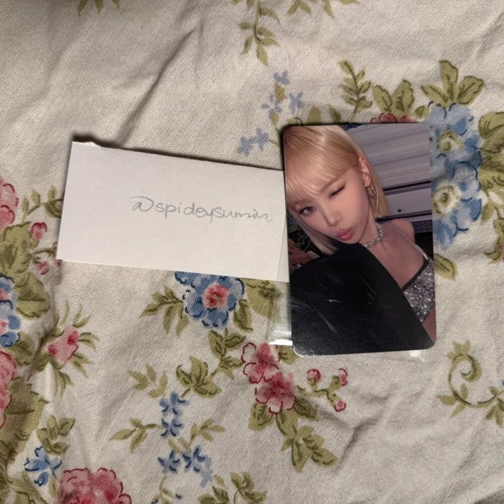 le sserafim chaewon easy hello82 pop-up exclusive photocard, coachella outfit